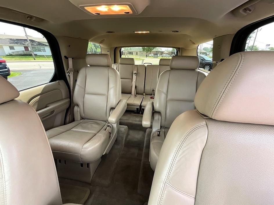 2009 Cadillac Escalade Standard