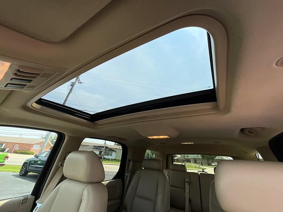 2009 Cadillac Escalade Standard