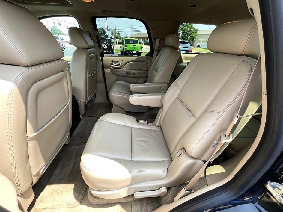 2009 Cadillac Escalade Standard