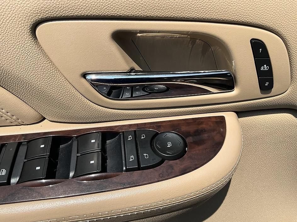 2009 Cadillac Escalade Standard