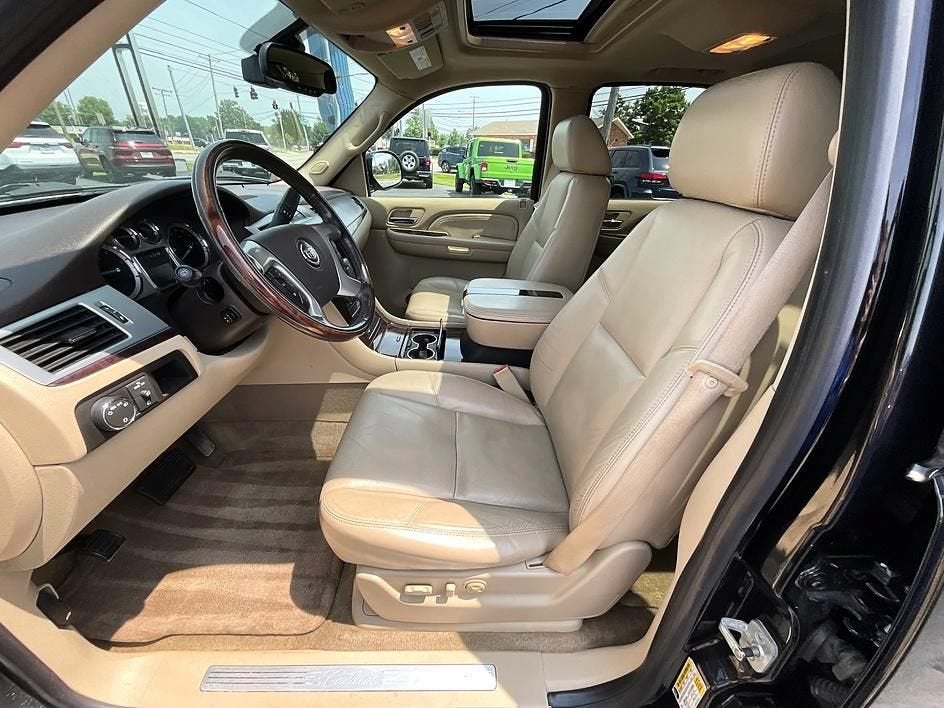 2009 Cadillac Escalade Standard