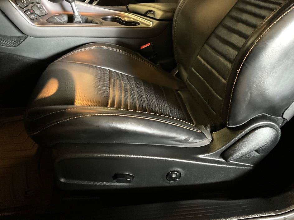 2015 Dodge Challenger R/T Scat Pack Shaker
