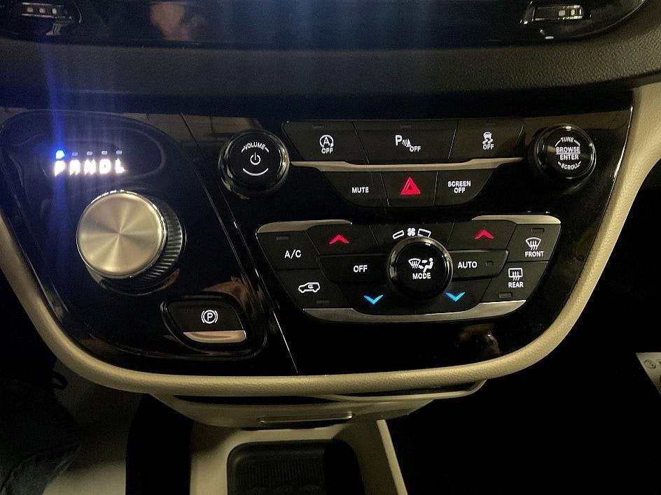 2020 Chrysler Pacifica Touring L