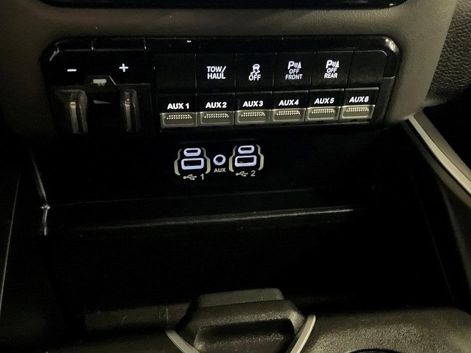 2022 RAM 2500 Big Horn Crew Cab 4x4 6'4" Box