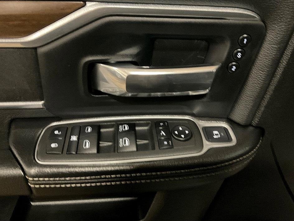 2022 RAM 2500 Laramie Crew Cab 4x4 6'4" Box