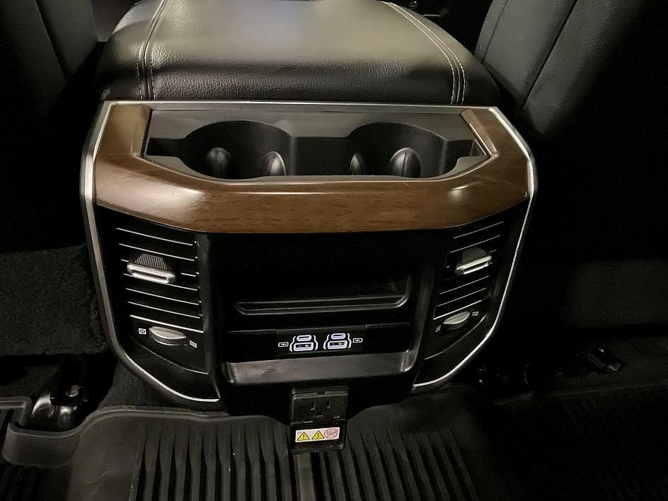 2022 RAM 2500 Laramie Crew Cab 4x4 6'4" Box