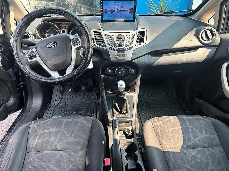 2013 Ford Fiesta SE