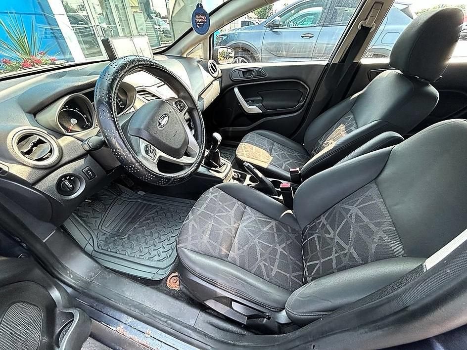 2013 Ford Fiesta SE