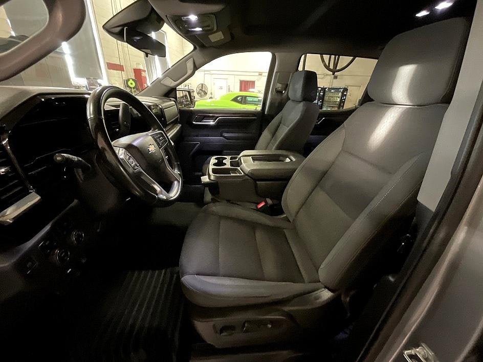 2023 Chevrolet Silverado 1500 LT (2FL)