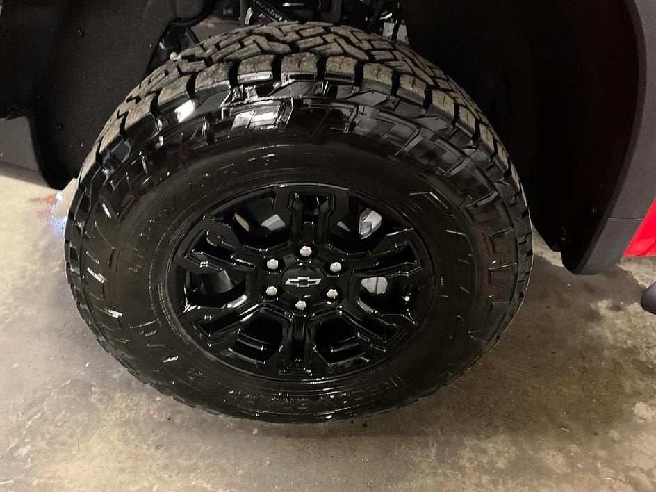 2025 Chevrolet Silverado 1500 ZR2