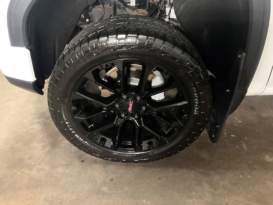2025 GMC Sierra 1500 AT4
