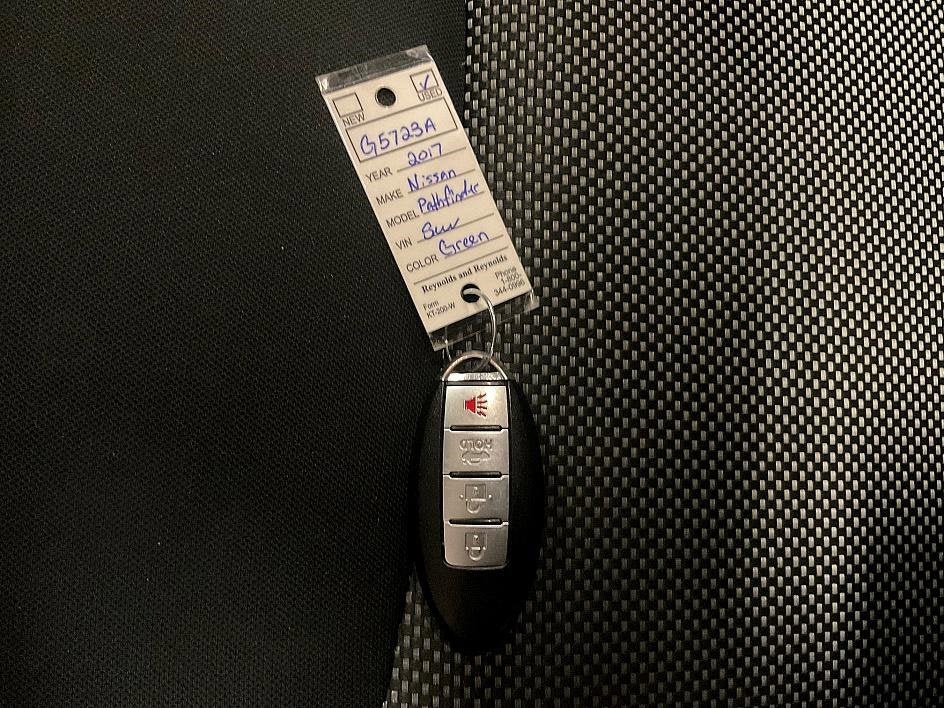 2017 Nissan Pathfinder S