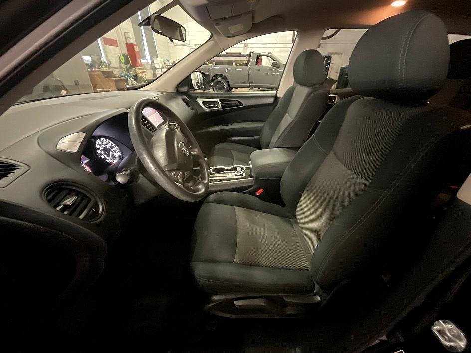 2017 Nissan Pathfinder S