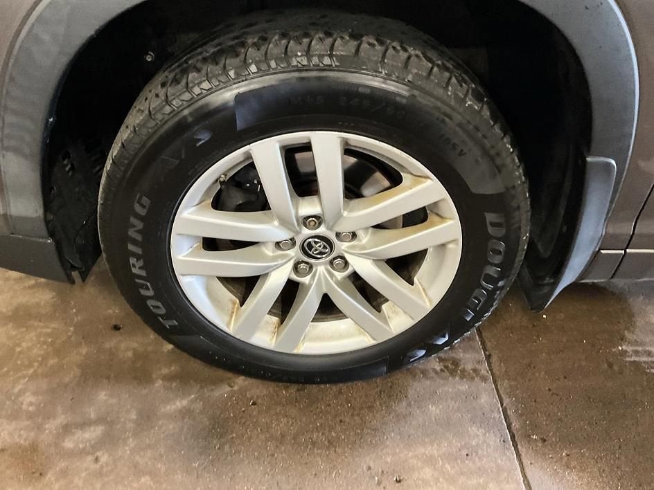 2016 Toyota Highlander LE V6