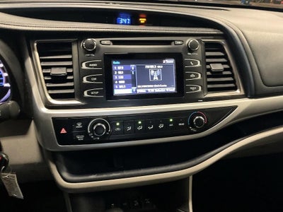 2016 Toyota Highlander LE V6