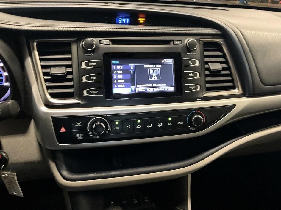 2016 Toyota Highlander LE V6