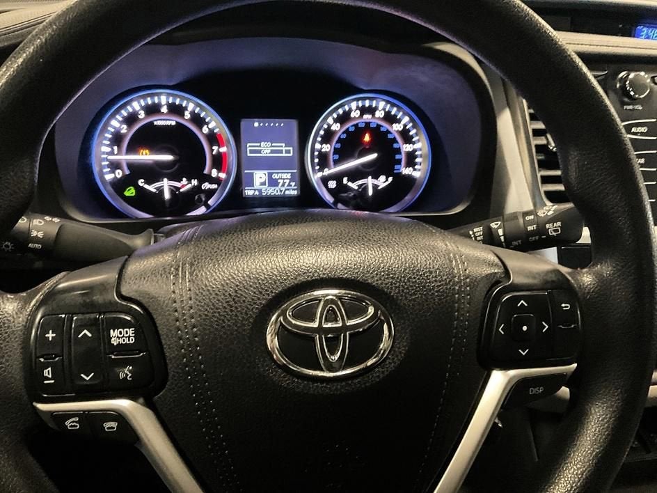 2016 Toyota Highlander LE V6