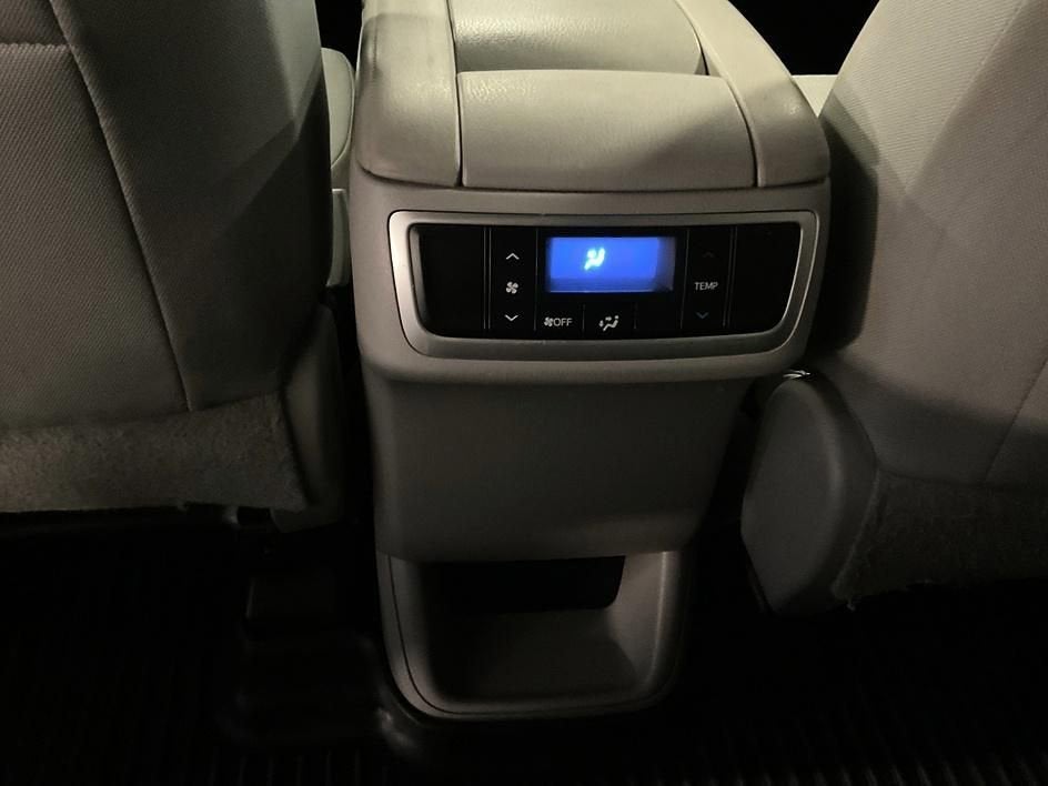 2016 Toyota Highlander LE V6