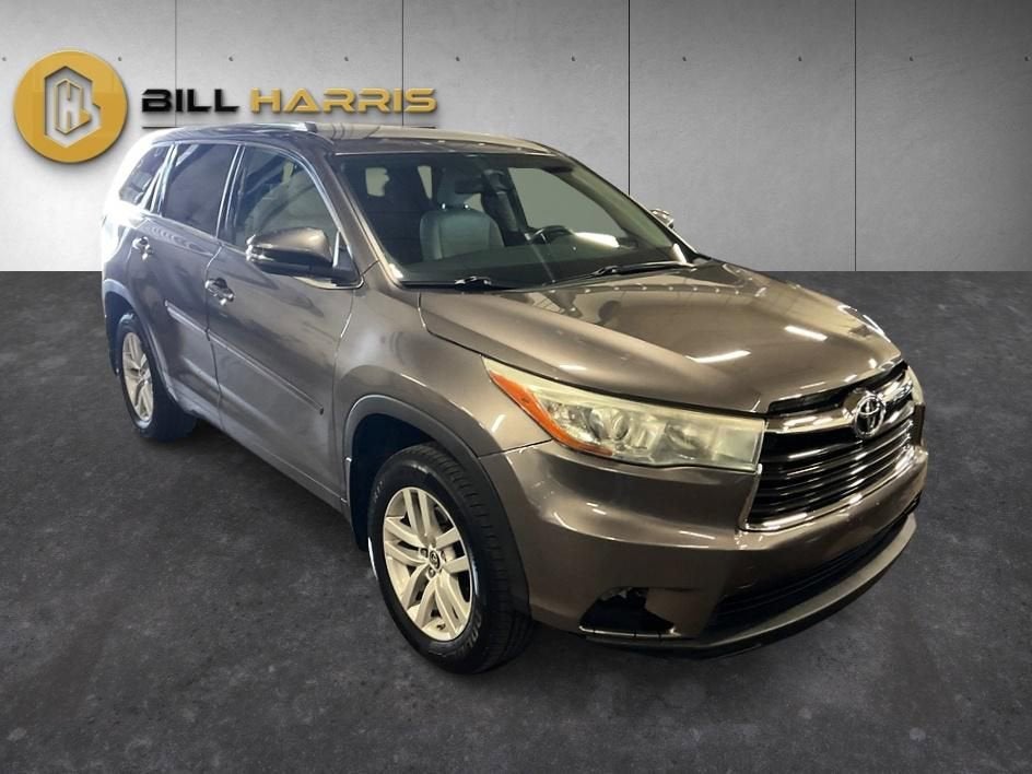 2016 Toyota Highlander LE V6