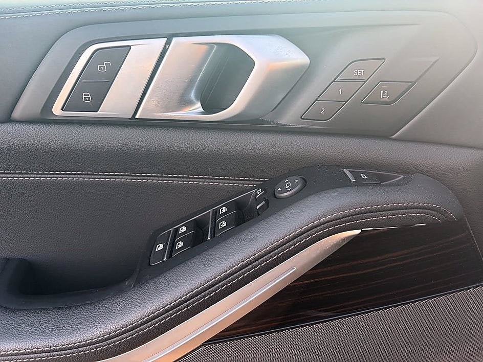 2021 BMW X5 M50i