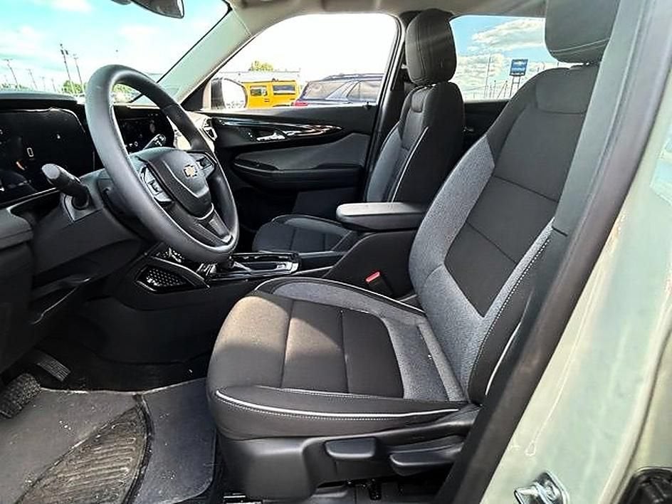 2025 Chevrolet Trailblazer LS
