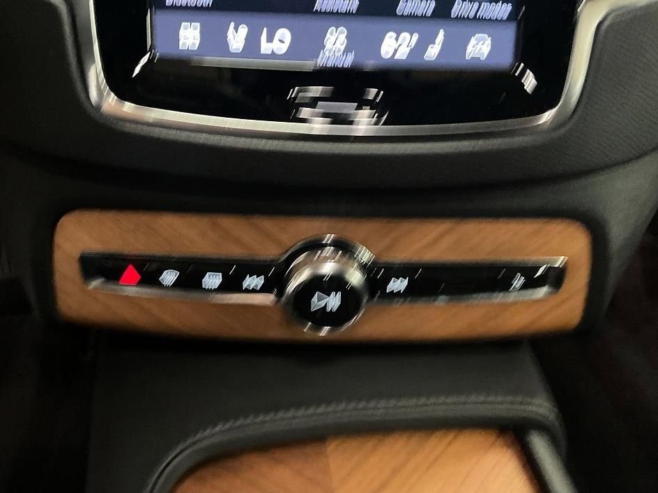 2025 Volvo XC90 Plus
