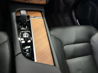 2025 Volvo XC90 Plus