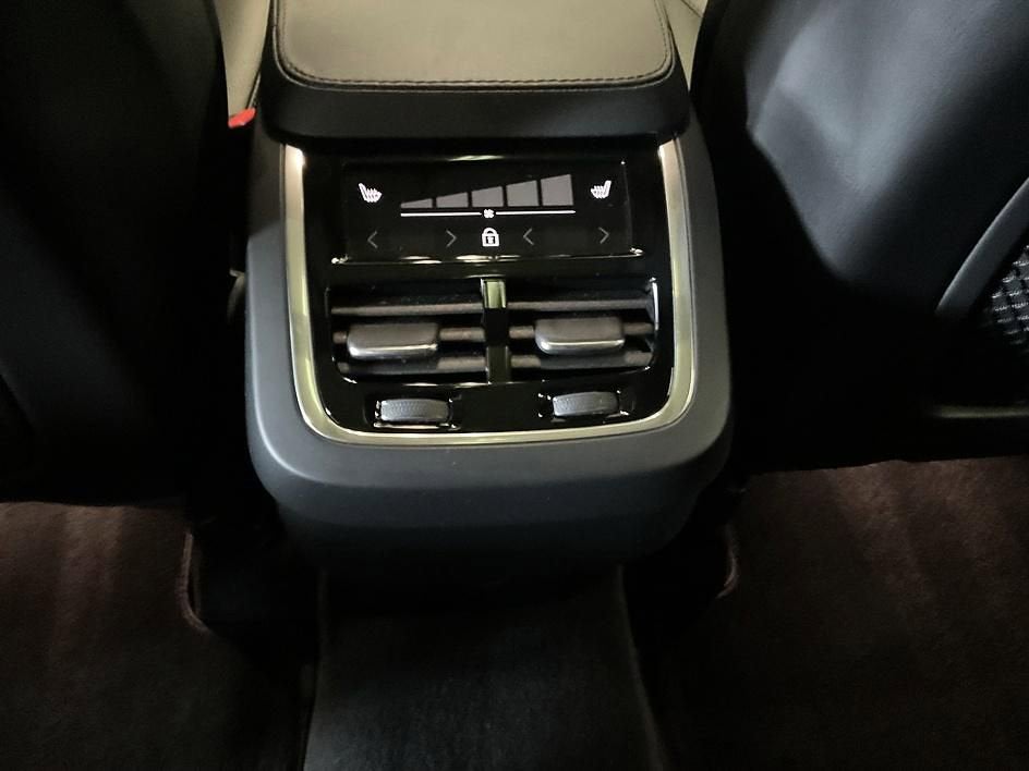 2025 Volvo XC90 Plus