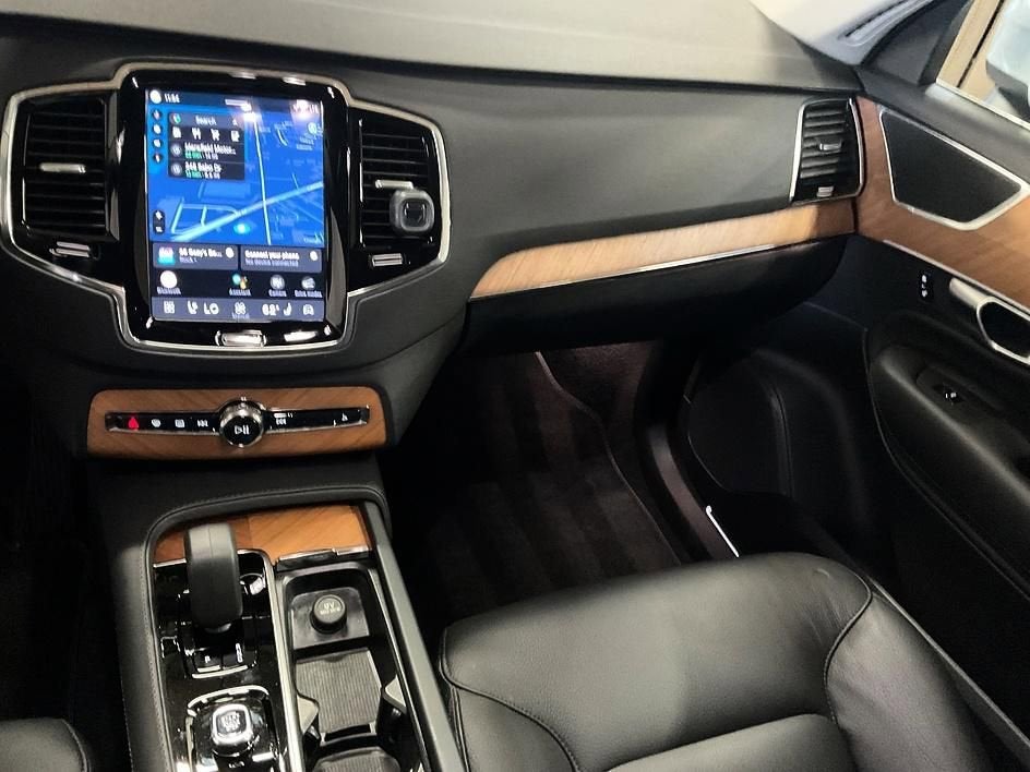 2025 Volvo XC90 Plus