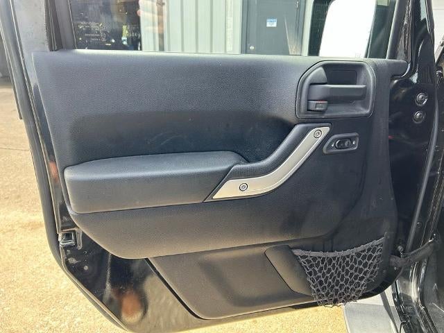 2012 Jeep Wrangler Unlimited 4WD 4dr Sahara