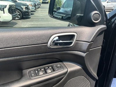 2017 Jeep Grand Cherokee Altitude 4x4 *Ltd Avail*