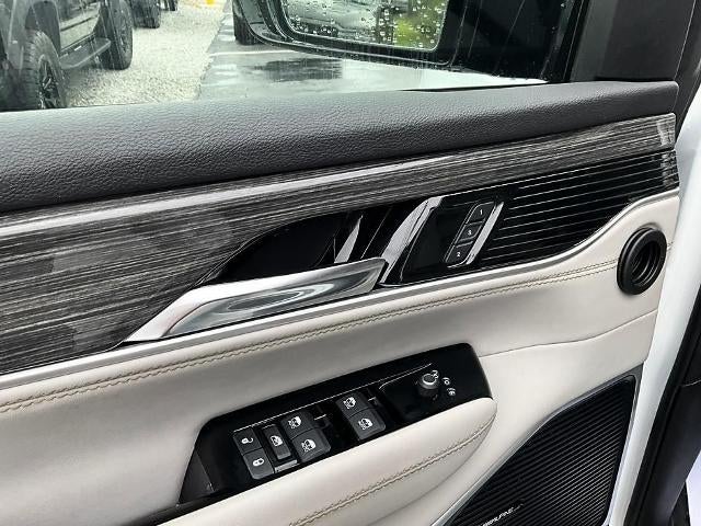 2022 Jeep Wagoneer Series III 4x4
