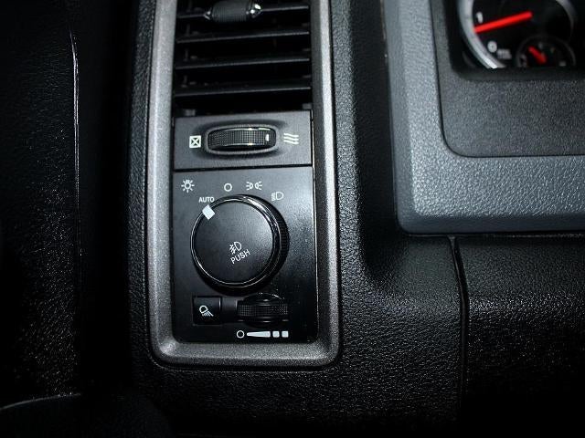 2014 RAM 1500 4WD Quad Cab 6.4 Ft Box Express