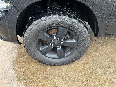 2017 RAM 1500 Express 4x4 Crew Cab 5'7" Box