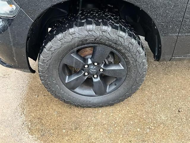2017 RAM 1500 Express 4x4 Crew Cab 5'7" Box