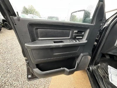 2017 RAM 1500 Express 4x4 Crew Cab 5'7" Box