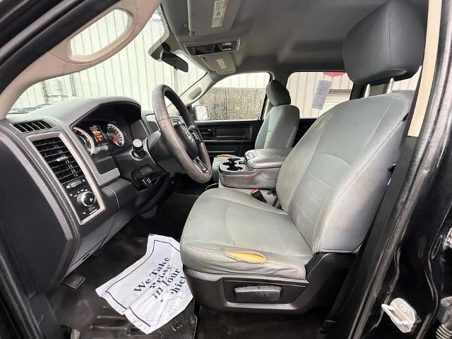 2017 RAM 1500 Express 4x4 Crew Cab 5'7" Box