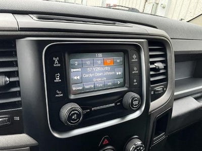 2017 RAM 1500 Express 4x4 Crew Cab 5'7" Box