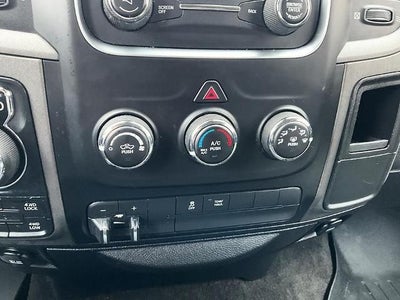 2017 RAM 1500 Express 4x4 Crew Cab 5'7" Box