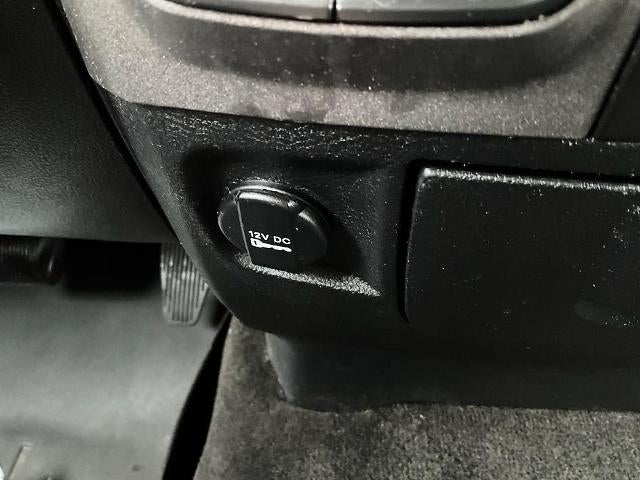 2017 RAM 1500 Express 4x4 Crew Cab 5'7" Box