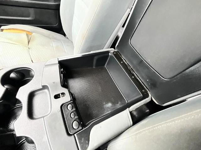 2017 RAM 1500 Express 4x4 Crew Cab 5'7" Box