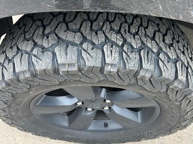 2017 RAM 1500 Express 4x4 Crew Cab 5'7" Box