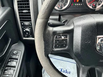 2017 RAM 1500 Express 4x4 Crew Cab 5'7" Box