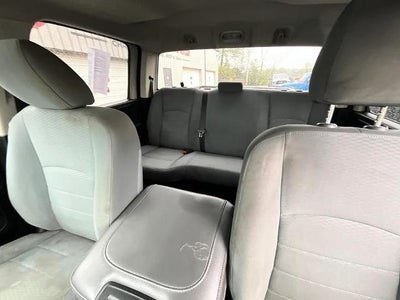 2017 RAM 1500 Express 4x4 Crew Cab 5'7" Box