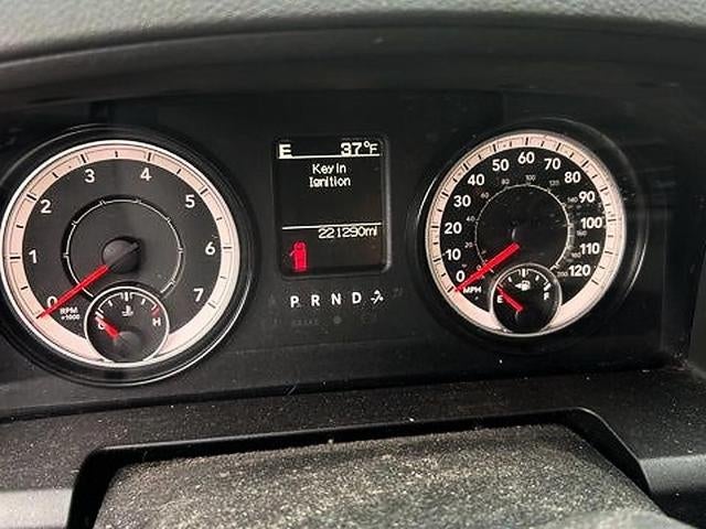 2017 RAM 1500 Express 4x4 Crew Cab 5'7" Box