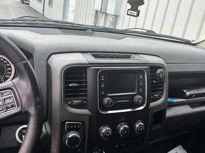 2017 RAM 1500 Express 4x4 Crew Cab 5'7" Box