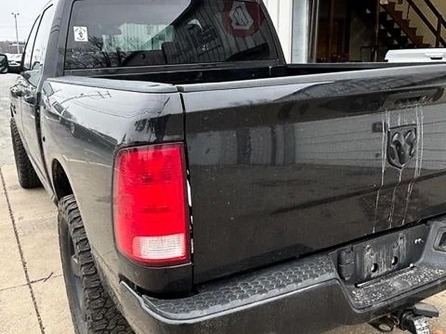 2017 RAM 1500 Express 4x4 Crew Cab 5'7" Box