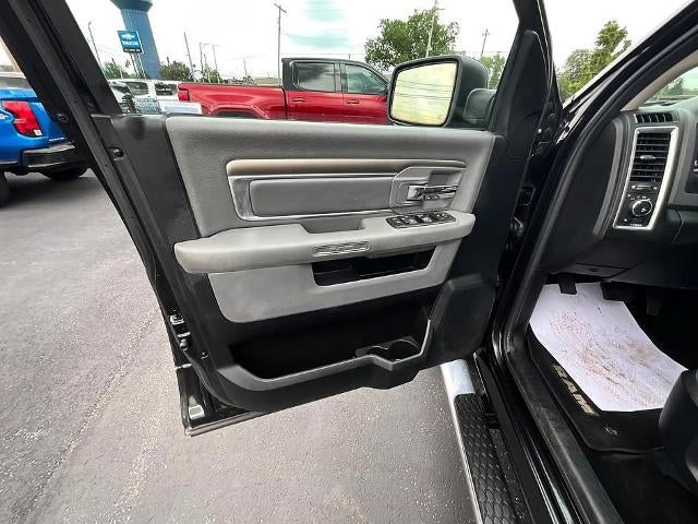 2016 RAM 1500 4WD Crew Cab 5.7 Ft Box Big Horn