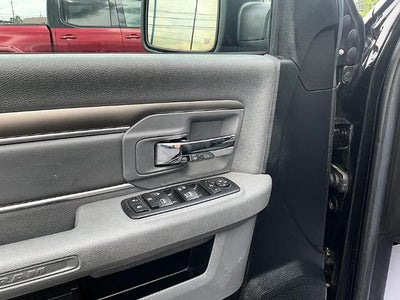 2016 RAM 1500 4WD Crew Cab 5.7 Ft Box Big Horn