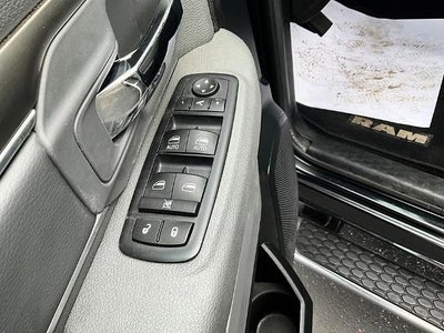 2016 RAM 1500 4WD Crew Cab 5.7 Ft Box Big Horn